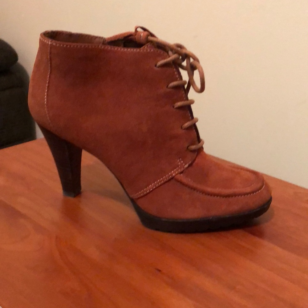 AK Annie Klein Rust Colored Platform Boots